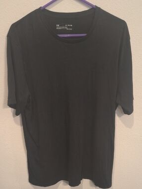 Under Armour Black Short-Sleeve Performance Tee — Heat Gear Men's XL